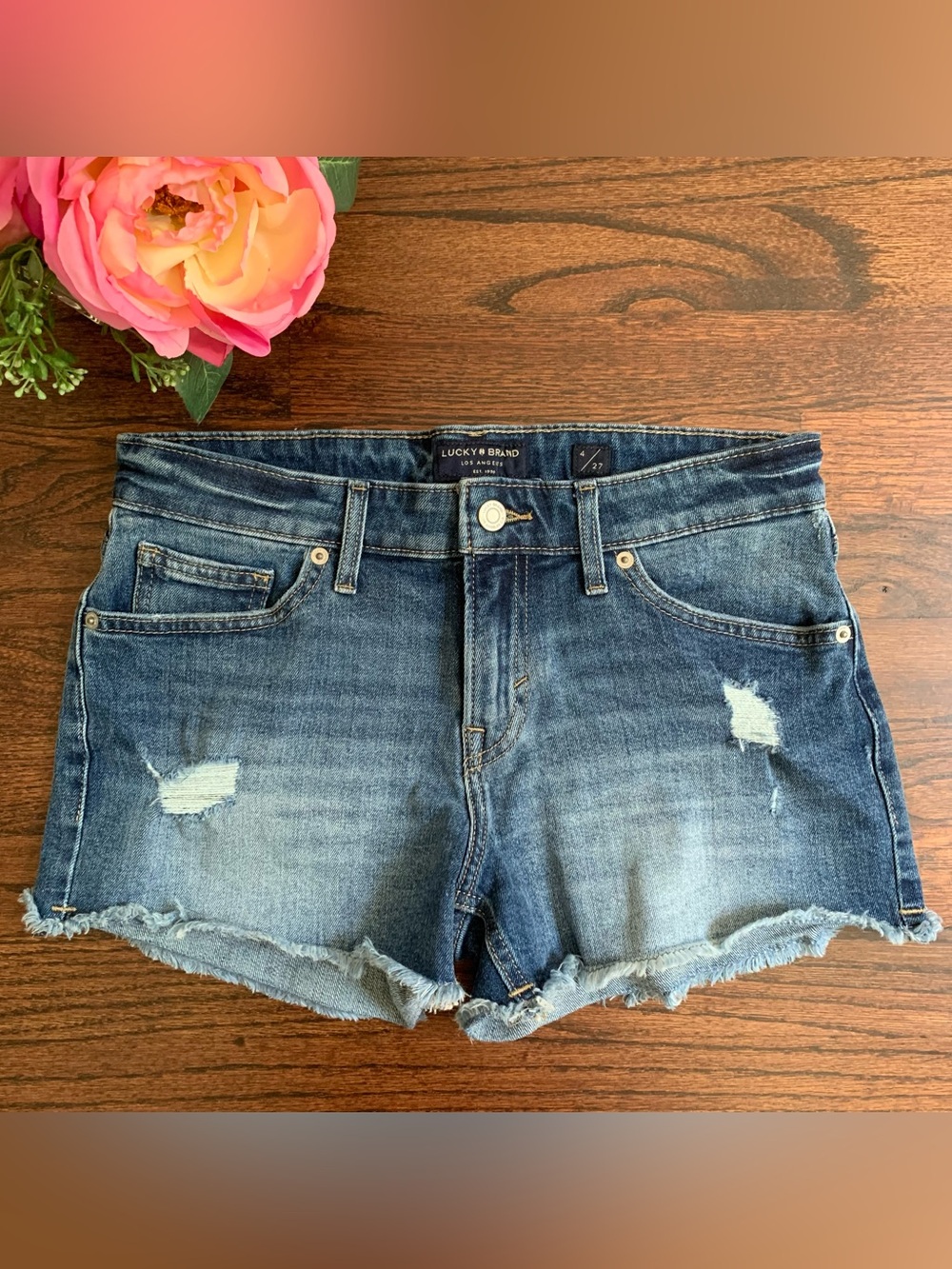 Lucky Brand The Cut Off shorts in size 4/27